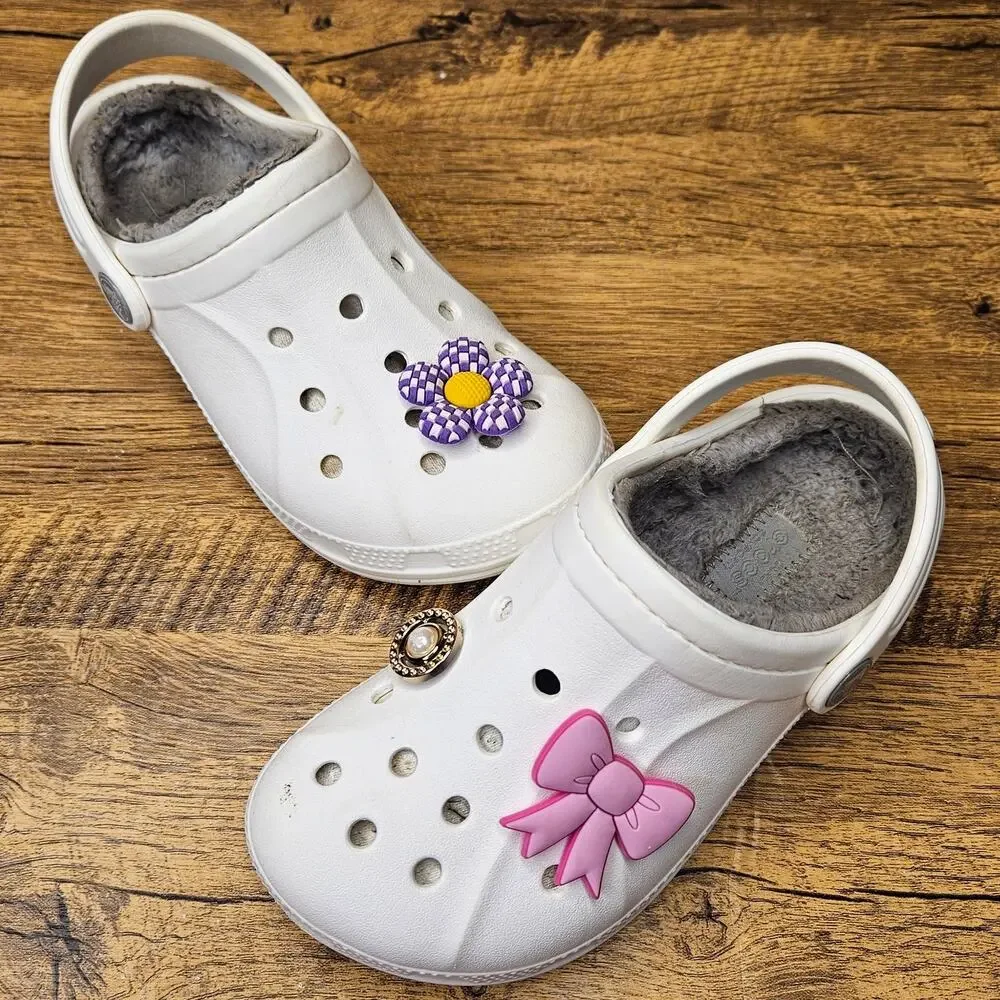 Crocs Classic clogs faux fur lined white charms shoes size 12/13 kids